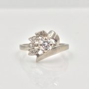 14k Gold Floral Design Diamond Ring