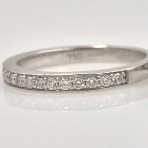 18k Gold Diamond Wedding Band
