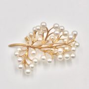 18k Gold Cultured Pearl Limb Style Brooch